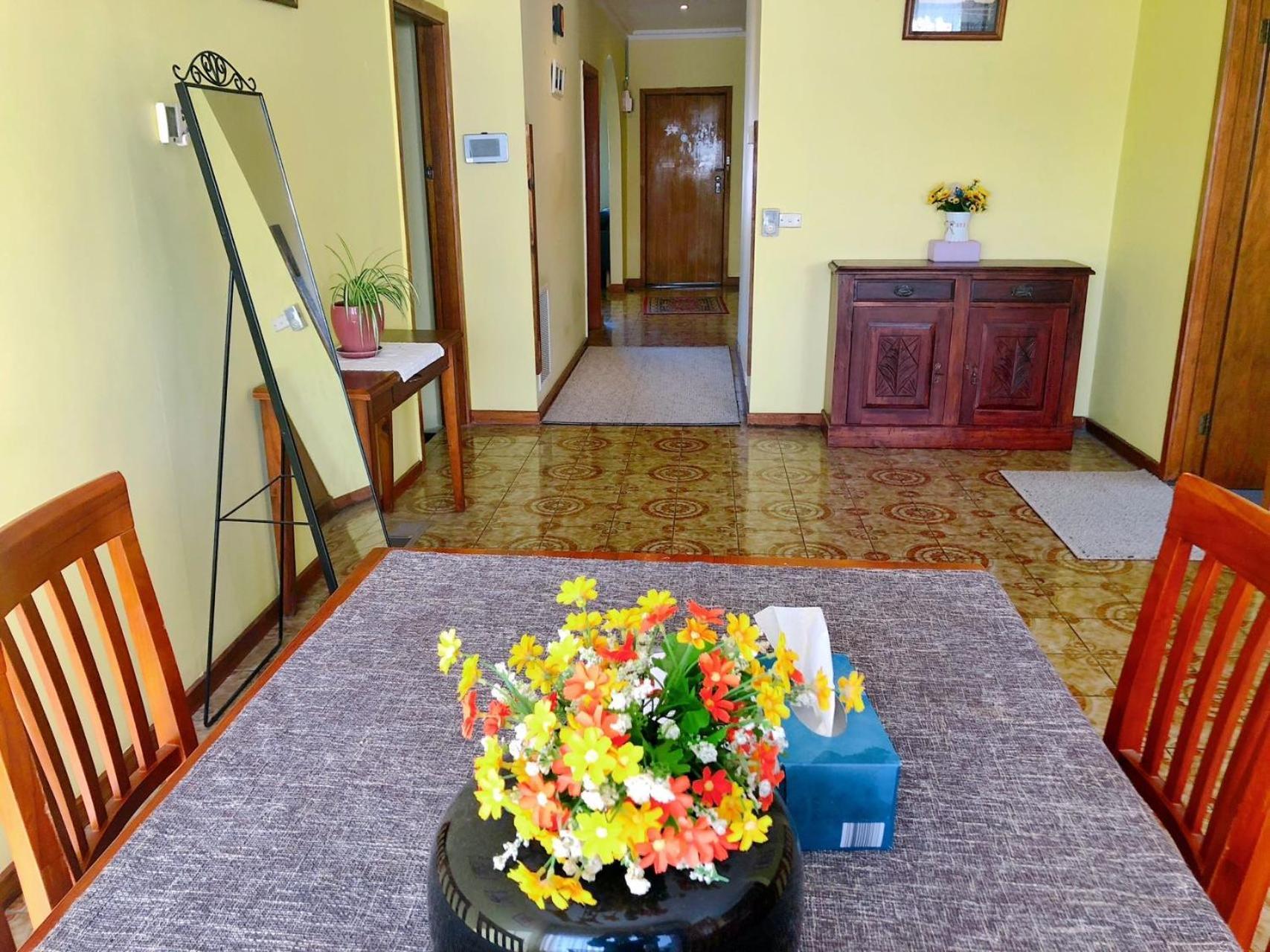 A Single Room Near The Railway Station Melbourne Exterior photo